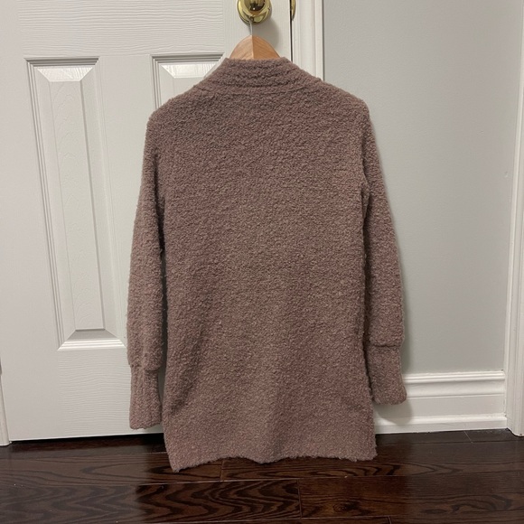 Club Monaco cozy and soft sweater - Picture 7 of 7